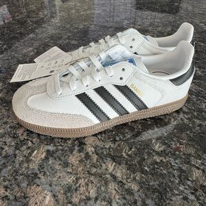 Adidas Kid's Samba OG Shoes, Style# IE3677, Size 1, Cloud White/Core Black Sneak
